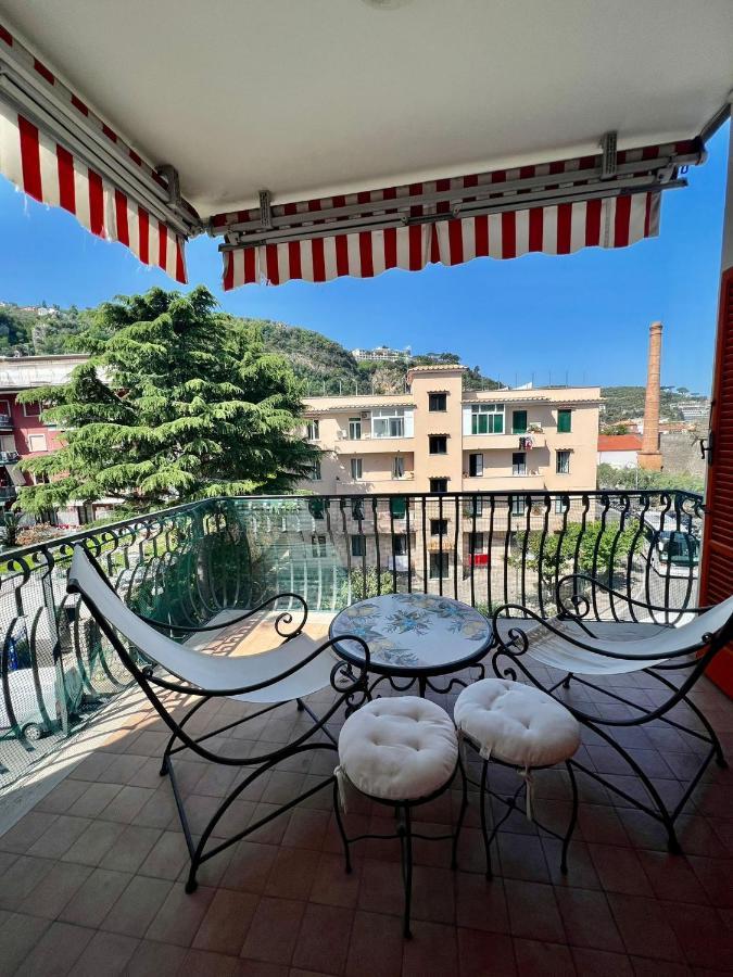 Short-Lets D33, Part Of The House Is Available For Short-Term Rentals In Sorrento Center Экстерьер фото