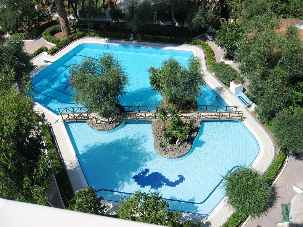 Short-Lets D33, Part Of The House Is Available For Short-Term Rentals In Sorrento Center Экстерьер фото