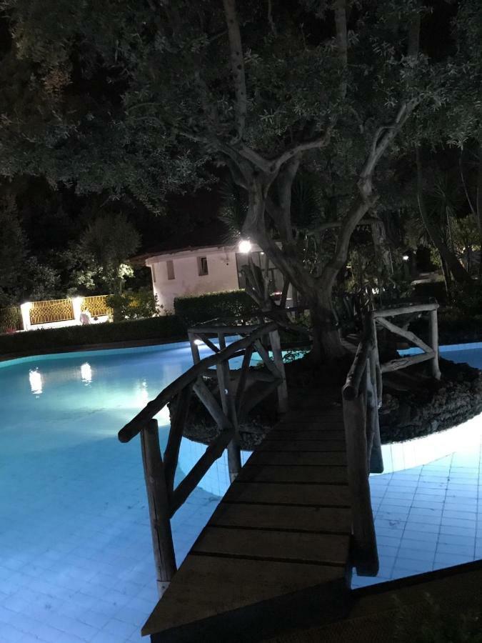 Short-Lets D33, Part Of The House Is Available For Short-Term Rentals In Sorrento Center Экстерьер фото